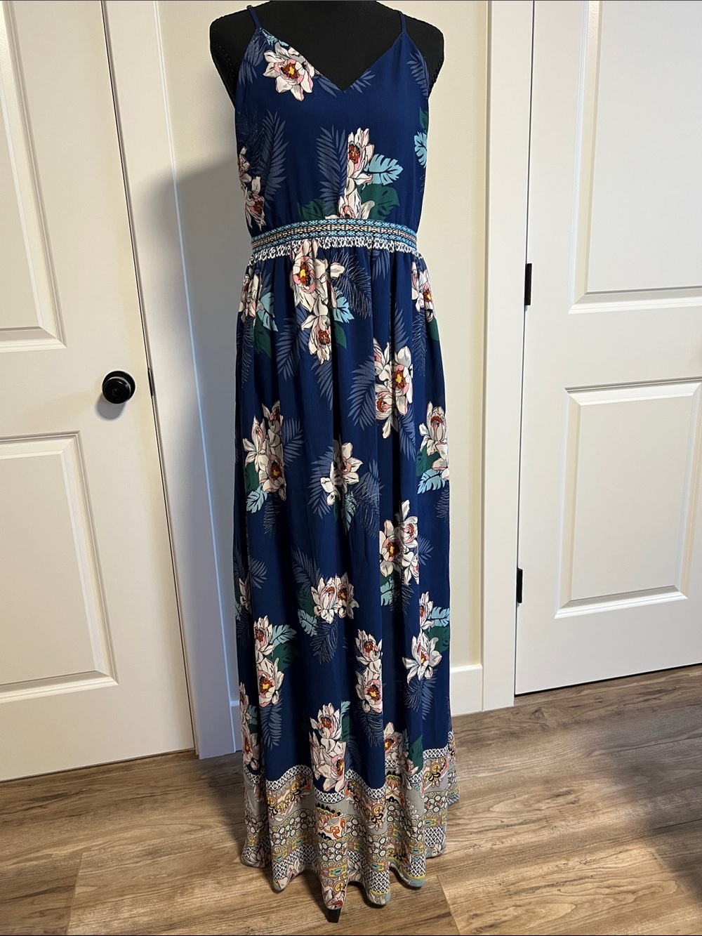 Soieblu Navy Floral Spaghetti-Strap Maxi Dress